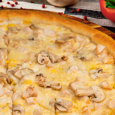 Большая пицца Чикен пармеджано в Престо по цене 1600 ₽