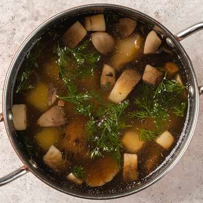 Похлебка из лесных грибов в Ресторан Европа по цене 360 ₽