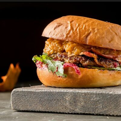 Бургер с икрой баклажана в Mesto Burger по цене 370