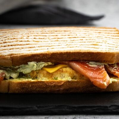 Сэндвич с форелью в Кэрри по цене 295