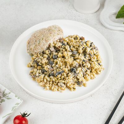 Булгур с грибами и котлета куриная с цукини в Простая еда по цене 349 ₽