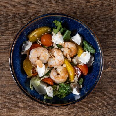 Салат с креветками в Гриль Бар Понеслось по цене 840 ₽