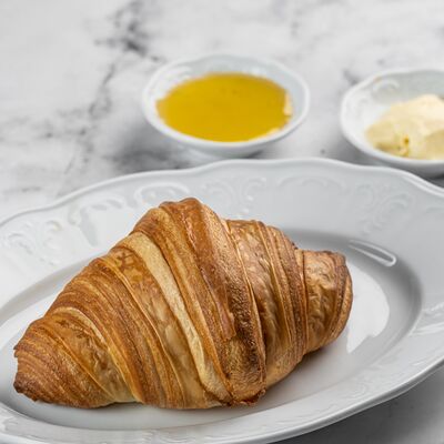 Круассан классический с джемом и сливочным маслом в Патис по цене 368 ₽