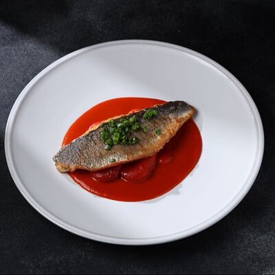 Сибас с печеным перцам и соусом рамиро в Everest continental по цене 1700 ₽