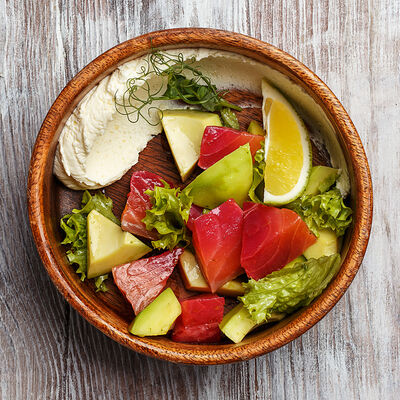 Салат с семгой и авокадо в Ферма по цене 719