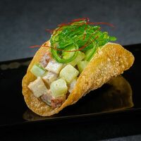 Тако с угрем в Yellowfin Sushi