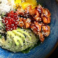 Поке с форелью в терияки соусе и манго в More More