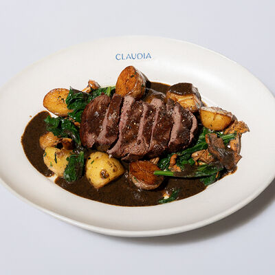 Филе-миньон с картофелем и сморчками в Claudia по цене 2650 ₽