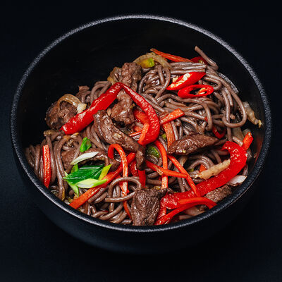 Соба с говядиной в BBS Kitchen по цене 899 ₽