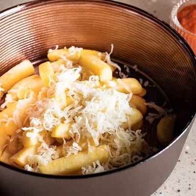 Жареный картофель фри с сулугуни в Дворцовая по цене 360 ₽