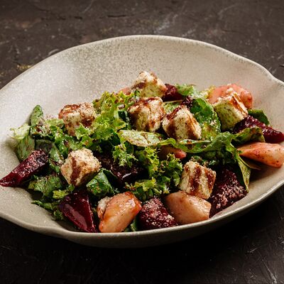 Салат со свеклой и грушей в Пряности по цене 695 ₽