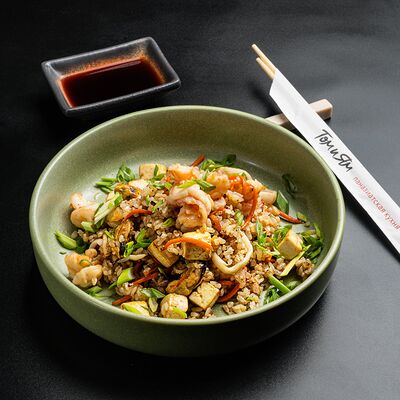 Стир Фрай рис с морепродуктами в Том и ям по цене 1020 ₽