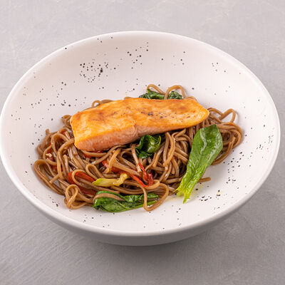 Форель и соба с овощами в Мечтатели по цене 770 ₽