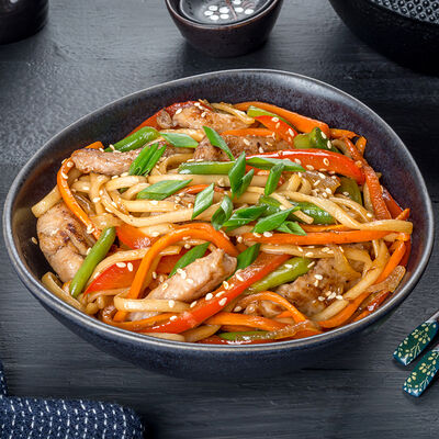 Удон с курицей в Суши Ням по цене 456 ₽