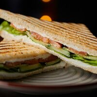 Сэндвич с лососем в Menthol