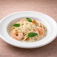 Паста с креветками и соусом блю чиз в Fisha Raw Bar & Grill