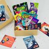 Подарочный набор с азиатскими сладостями на Хэллоуин в Дарите красиво по цене 1790