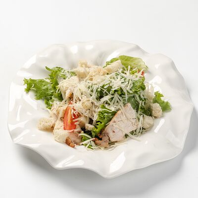 Цезарь с курицей в Матрешка по цене 480 ₽