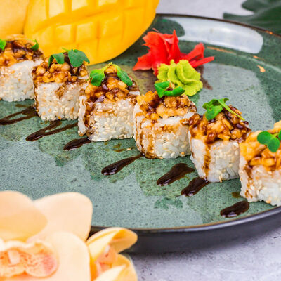 Ролл Гребешок-манго в Луиджи & Тосё по цене 439 ₽