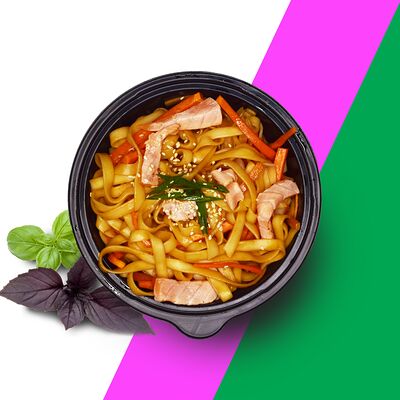 Wok с лососем в Фудзи по цене 498 ₽