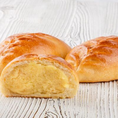 Пирожок с картошкой в MaxBakery по цене 100 ₽