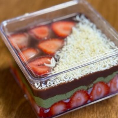 Клубника в дубайском шоколаде в Cook cafeshop по цене 750 ₽