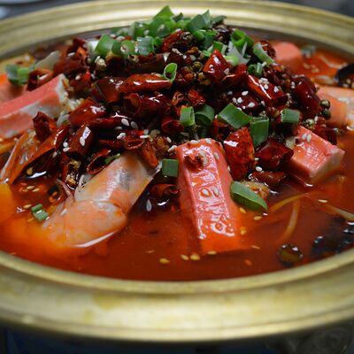 Утиная кровь с морепродуктами в бульоне в Тан чао по цене 50 р.