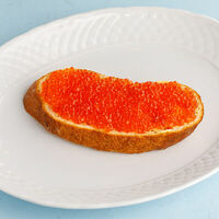 Бутерброд с красной икрой в Терраса