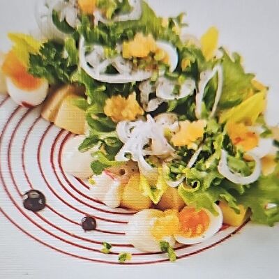 Салат с авокадо и икрой масаго в Panama City по цене 489 ₽