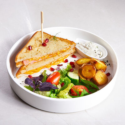 Гренки с ветчиной и сыром в Sugar Mama по цене 640 ₽