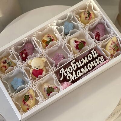 Шоколадные конфеты любимой мамочке на день матери в Elian Сhocolate по цене 2000 ₽