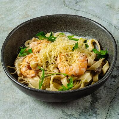 Паста с креветками и шампиньонами в Moloko по цене 580