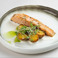 Стейк из семги с картофелем мини в Трай