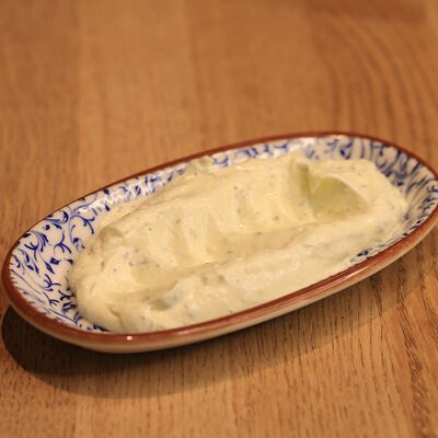 Соус чесночныйв DVOR гриль-бистро по цене 70 ₽