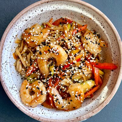 Wok с креветкой в Кунжут по цене 625 ₽