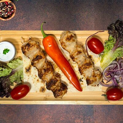 Люля-кебаб из курицы на угляхв Шашлык хаус по цене 850 ₽