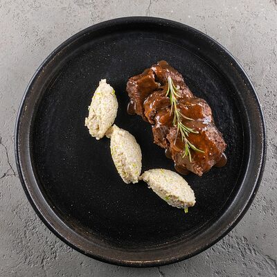 Телячьи щечки с киноа в Meat bar по цене 610 ₽