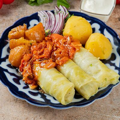 Голубцы мясные с рисом в Чайхана 24 часа по цене 460 ₽