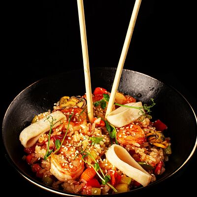 Wok с рисом с морепродуктами в La Kendo по цене 529 ₽