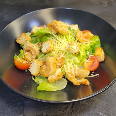 Цезарь с креветкамив Лапшичная ВокБери по цене 575 ₽