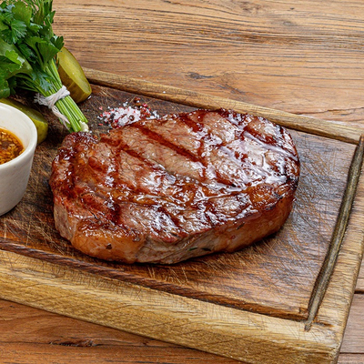 Рибай с пряным кунжутным соусом в Pinch по цене 6650 ₽