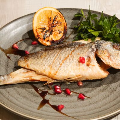 Рыба на углях Дорадо в Троя по цене 1150 ₽