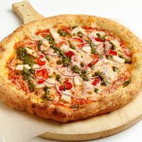 Пицца с куриной грудкой и соусом песто в Эй, Джованни!