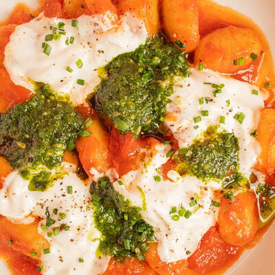 Ньокки со страчателлой и песто в Сойка напела по цене 720 ₽