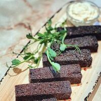 Чесночные гренки с сырным соусом в Chocolate