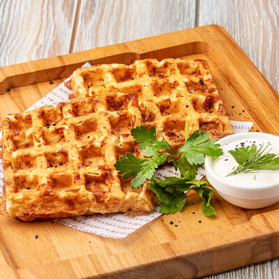 Кабачковые вафли со сметаной в Кофейня на Остоженке по цене 450 ₽