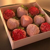 Клубника в шоколаде (розовая) в Allowberry