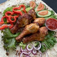 Шашлык из куриных голеней в ЛиМар шаурма шашлык на углях