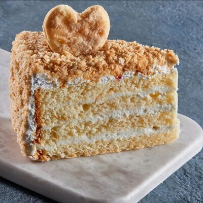 Пирожное Сметанник в Патисари по цене 138 ₽