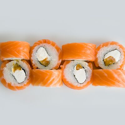 Ролл Филадельфия с манго в Mad Chicken по цене 400 ₽